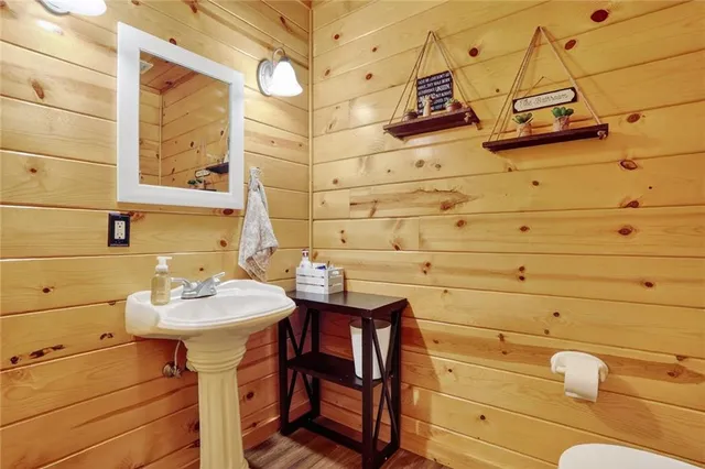 $539,950 | 3799 Indiana Road, Pomona, KS 66076