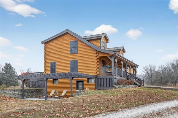 $519,950 | 3799 Indiana Road, Pomona, KS 66076