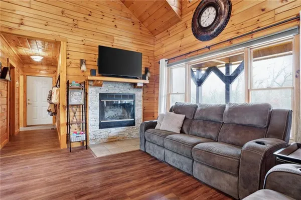 $519,950 | 3799 Indiana Road, Pomona, KS 66076