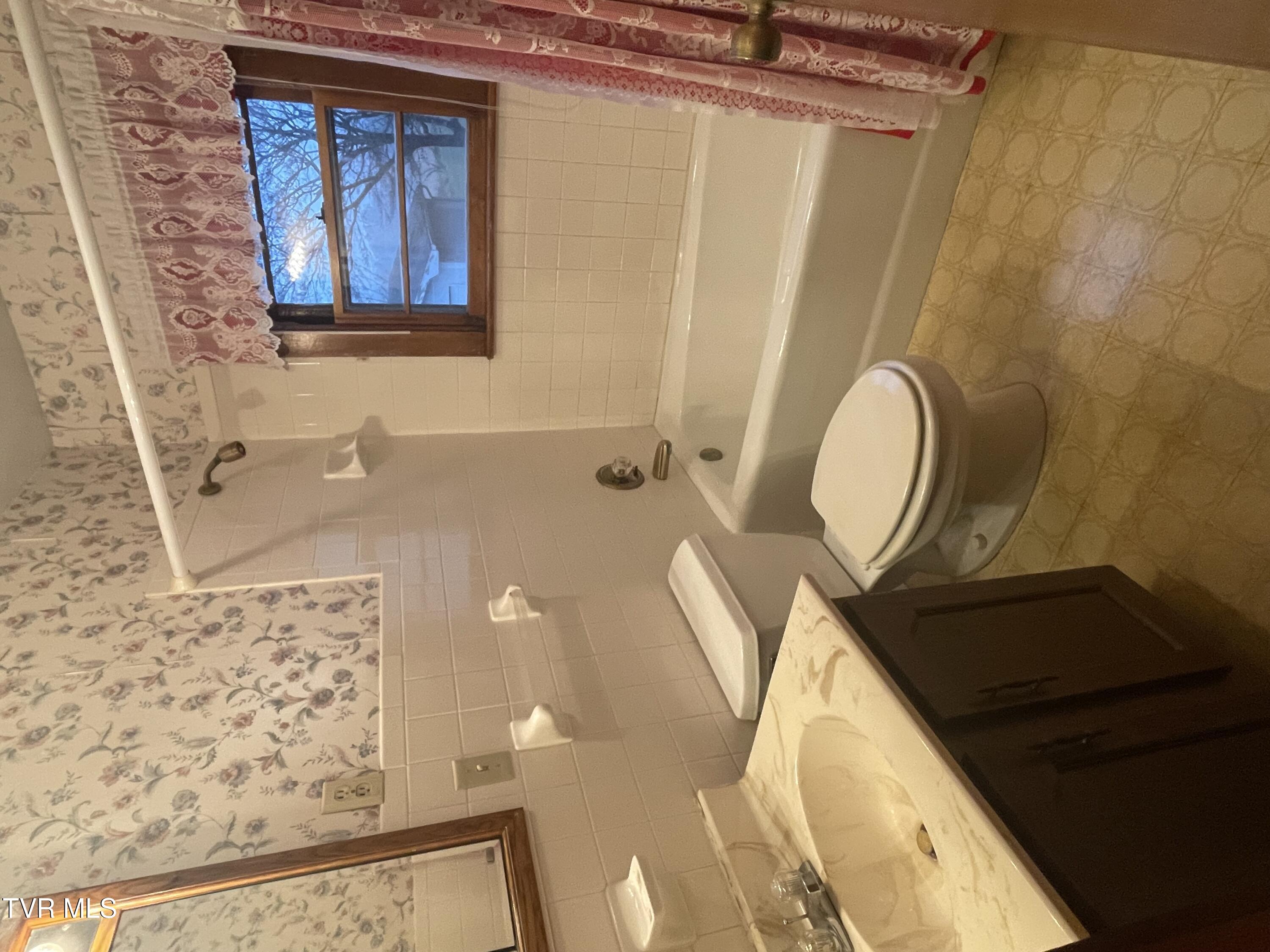 1139 Harrell Street Morristown, TN 37814 - Photo 11 of 18 IMG_9152