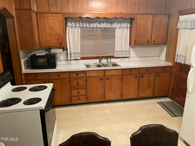 $1 | 1139 Harrell Street, Morristown, TN 37814