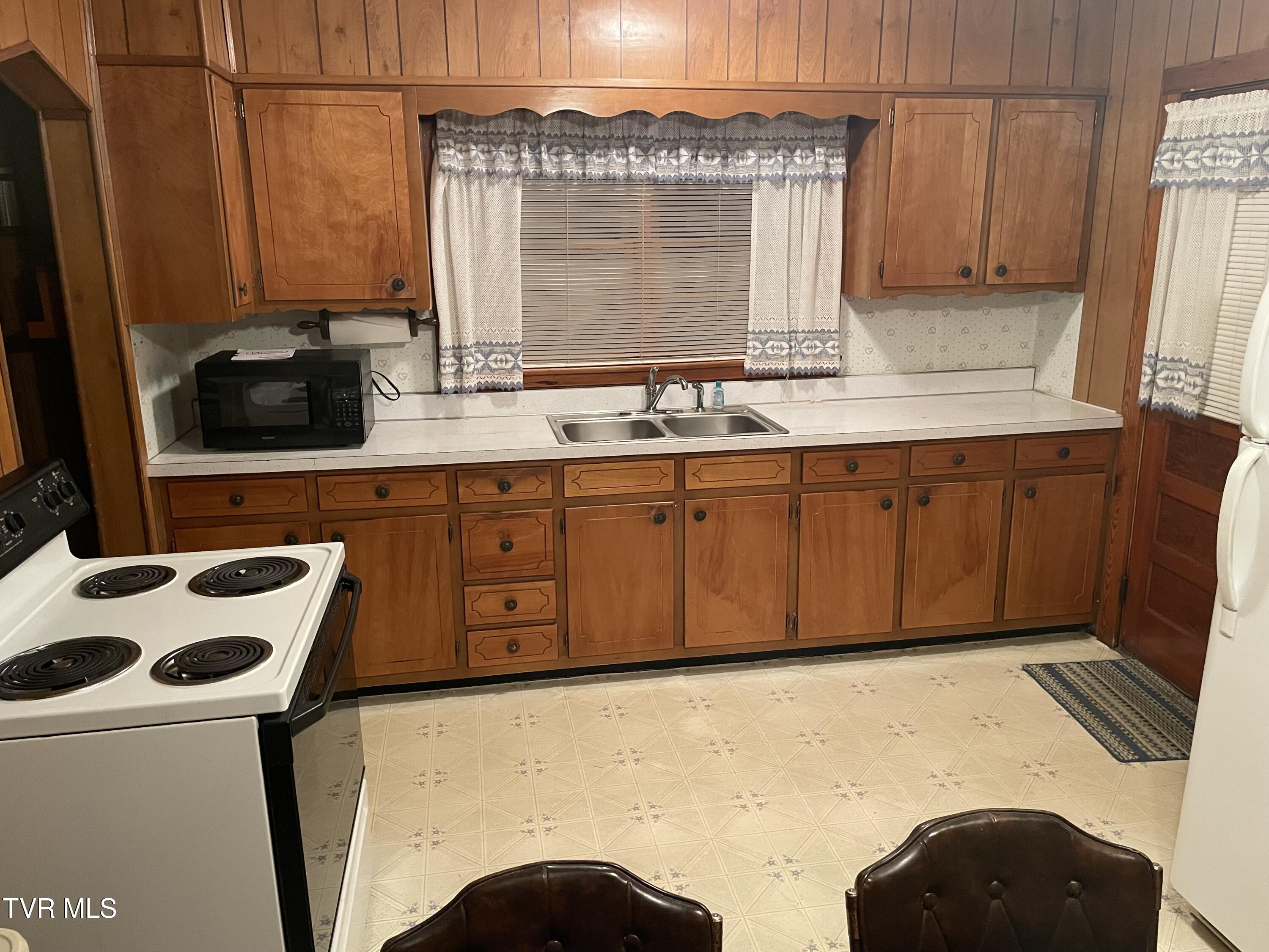 1139 Harrell Street Morristown, TN 37814 - Photo 16 of 18 IMG_9157