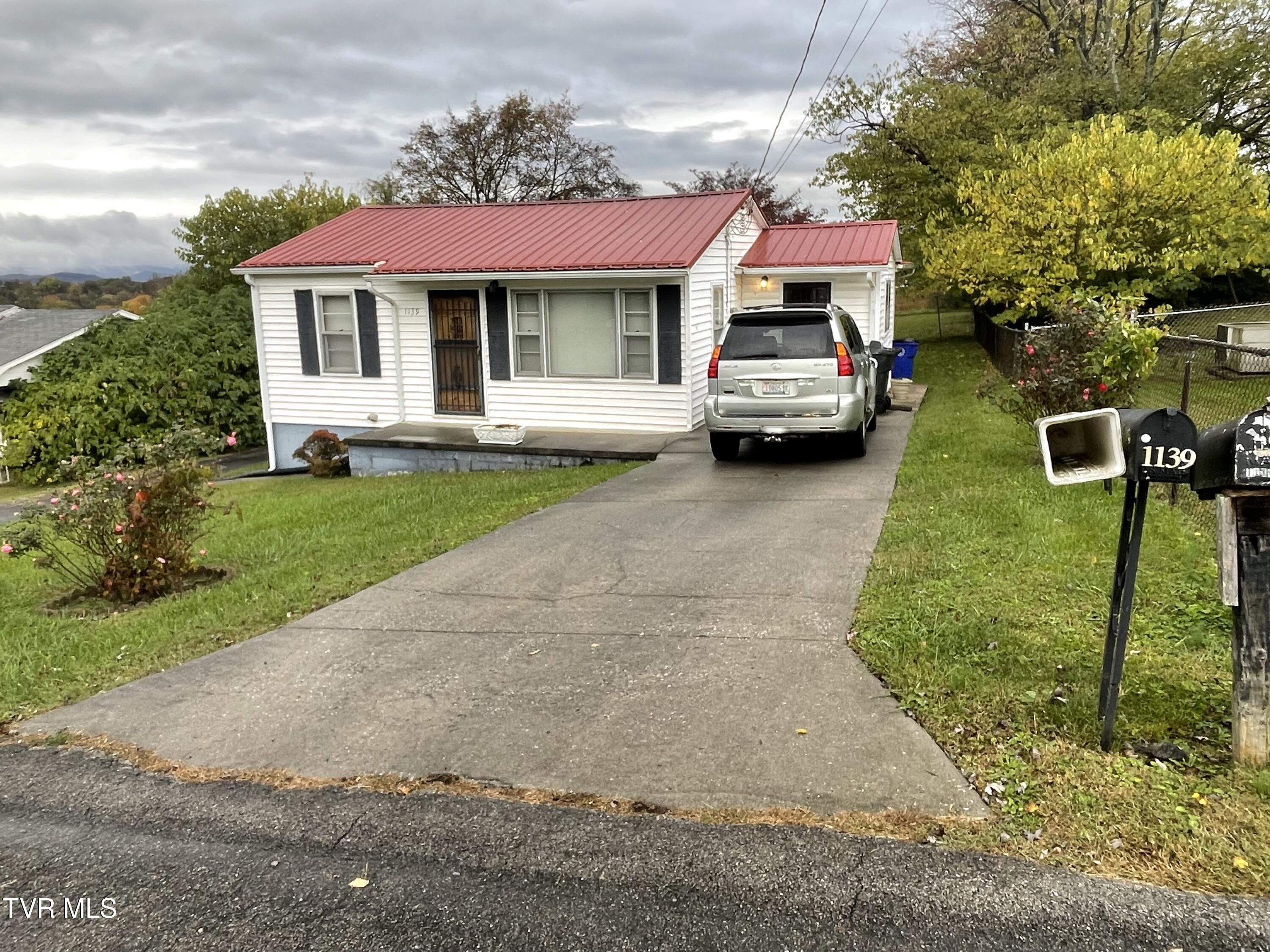 1139 Harrell Street Morristown, TN 37814 - Photo 2 of 18 House