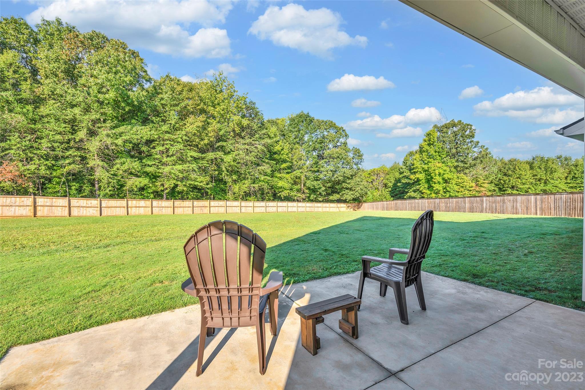 871 West Keepsake Lane Inman, SC 29349 - Photo 21 of 26 a garden view with a seating space