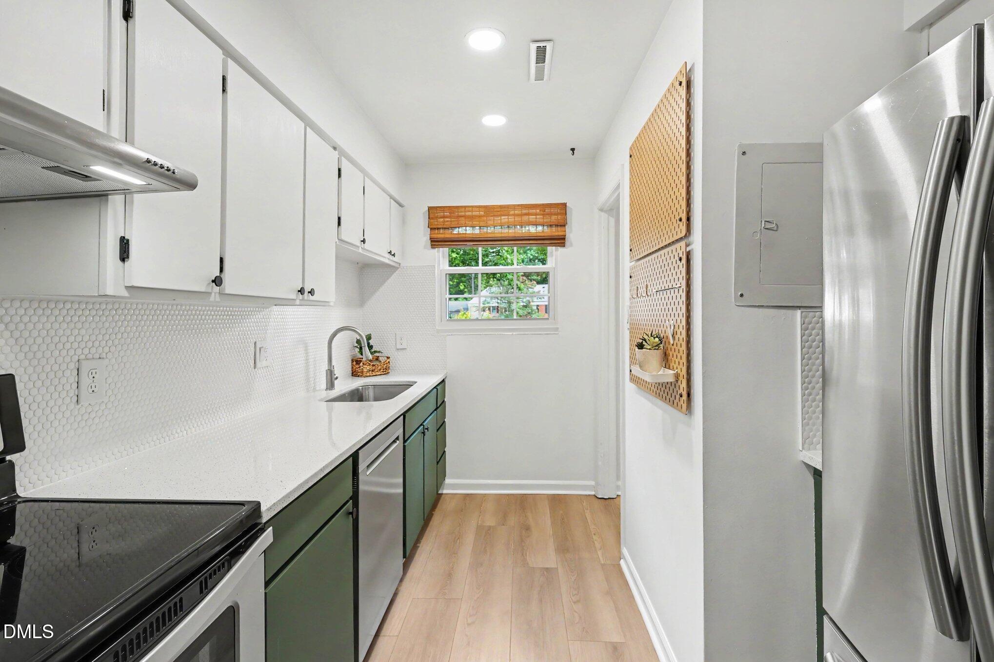 6561 New Market Way Raleigh, NC 27615 - Photo 7 of 20