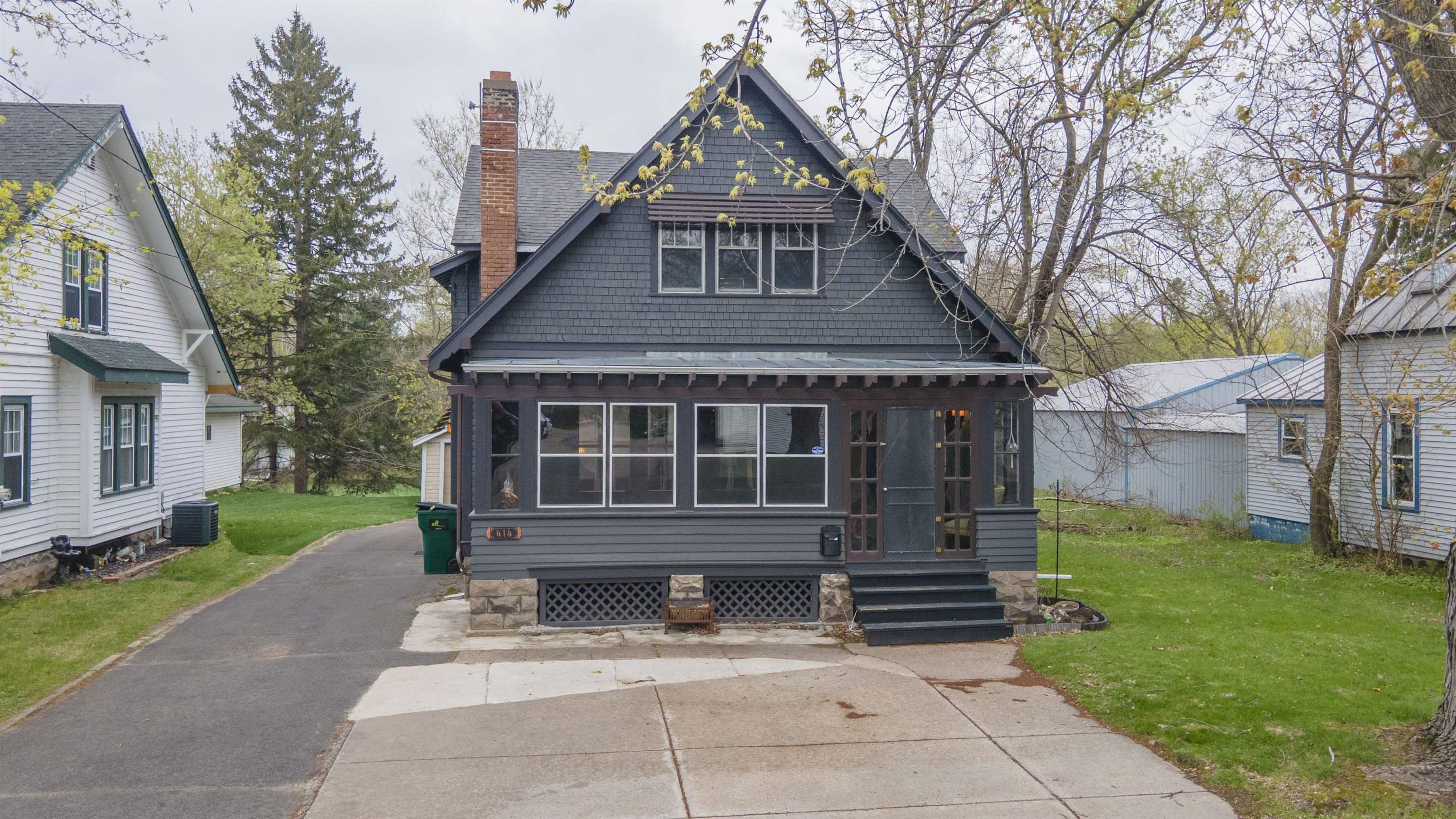 414 West Fulton Street Waupaca, WI 54981 - Photo 1 of 34
