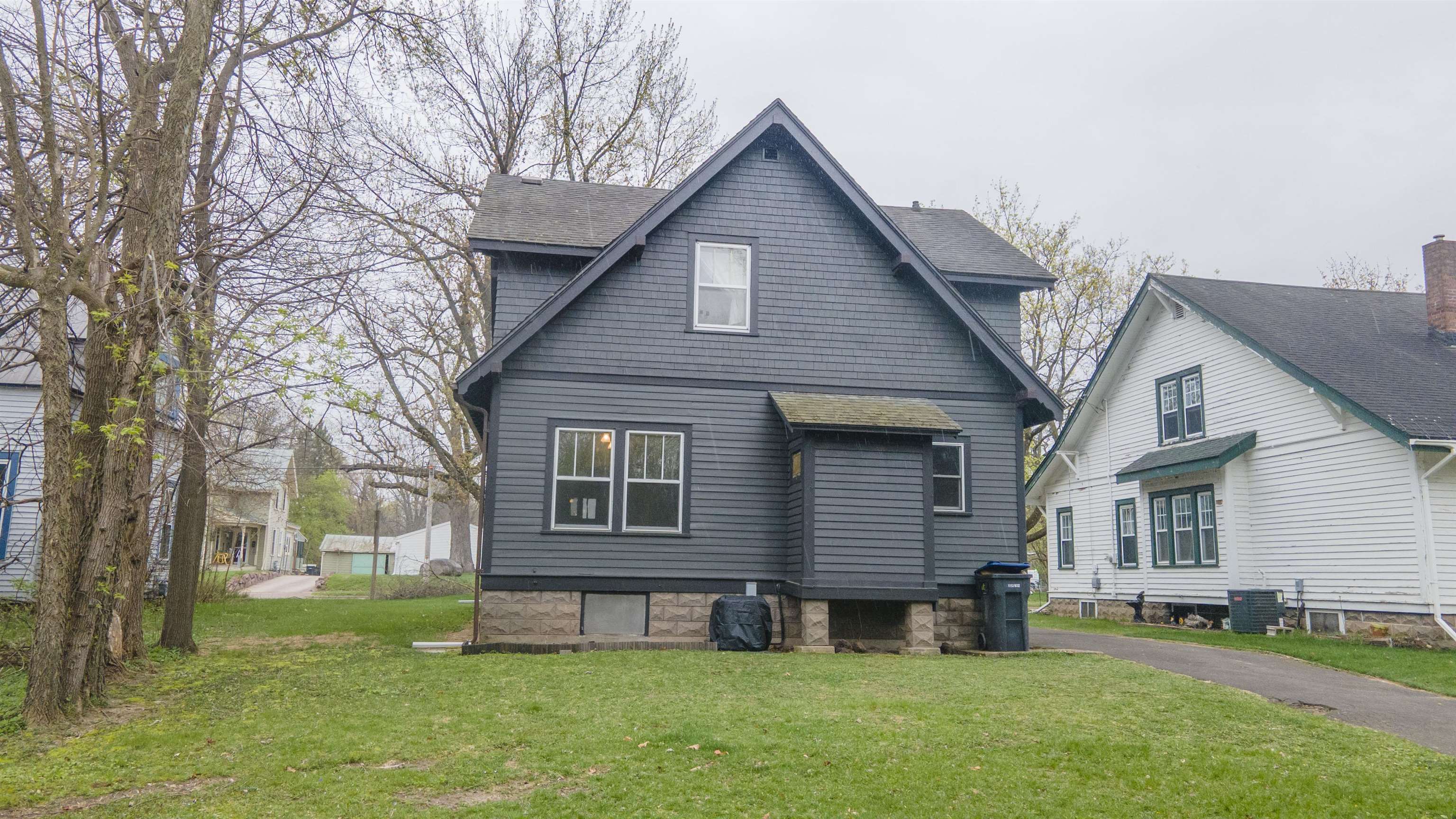 414 West Fulton Street Waupaca, WI 54981 - Photo 26 of 34