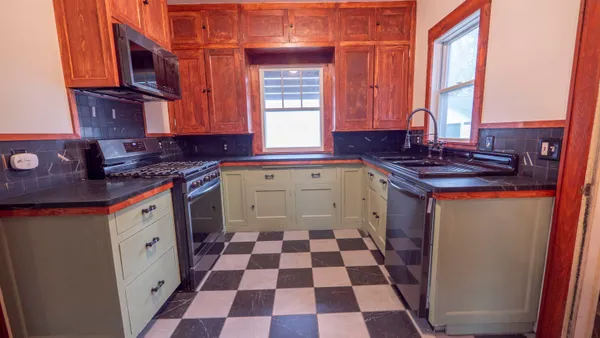 $269,000 | 414 West Fulton Street, Waupaca, WI 54981