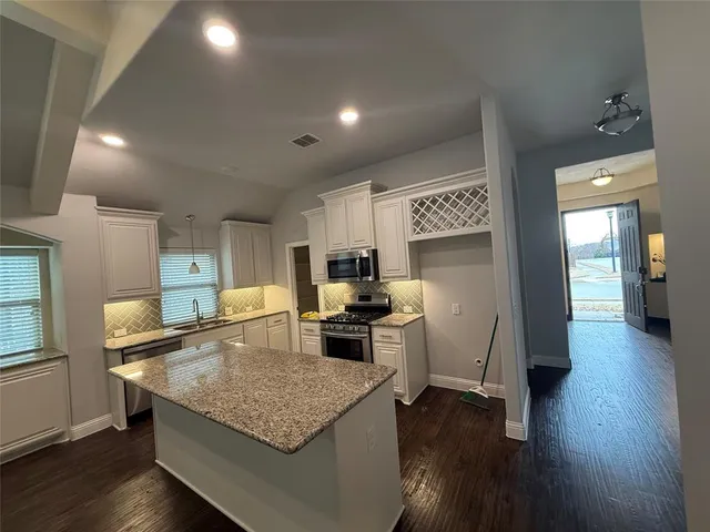 $2,400 | 1521 Yellowthroat Drive, Little Elm, TX 75068