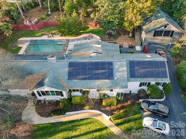 front view of house with a yard