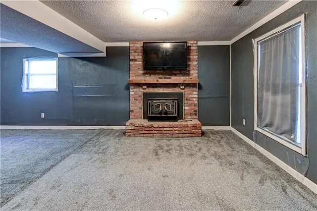 $215,000 | 942 Ridge Drive, Warrensburg, MO 64093