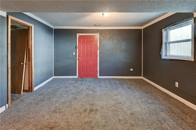 $215,000 | 942 Ridge Drive, Warrensburg, MO 64093