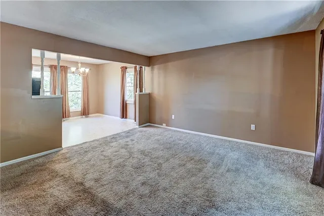 $215,000 | 942 Ridge Drive, Warrensburg, MO 64093