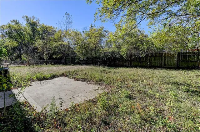 $215,000 | 942 Ridge Drive, Warrensburg, MO 64093