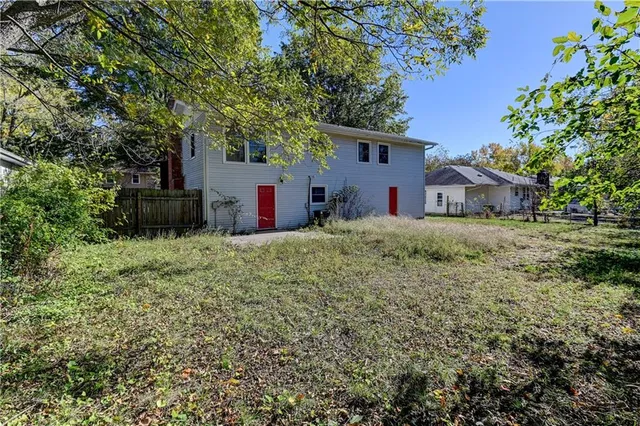 $215,000 | 942 Ridge Drive, Warrensburg, MO 64093