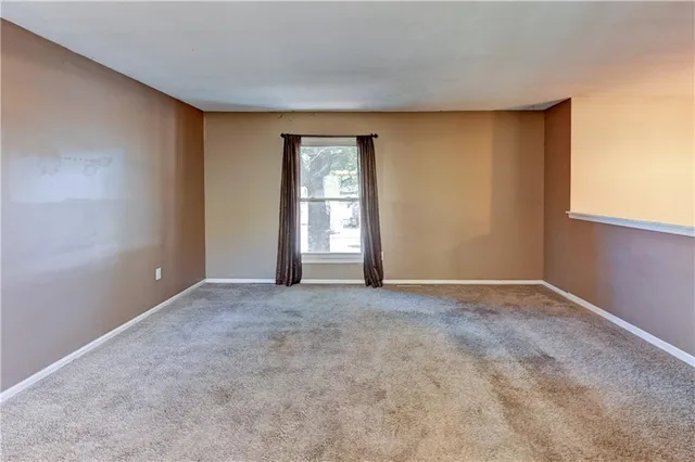 $215,000 | 942 Ridge Drive, Warrensburg, MO 64093