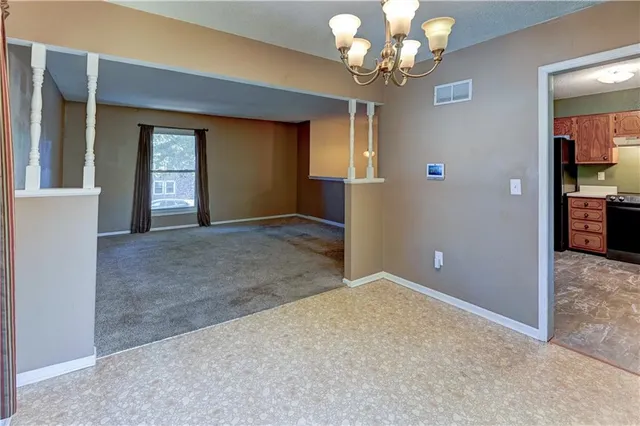 $215,000 | 942 Ridge Drive, Warrensburg, MO 64093