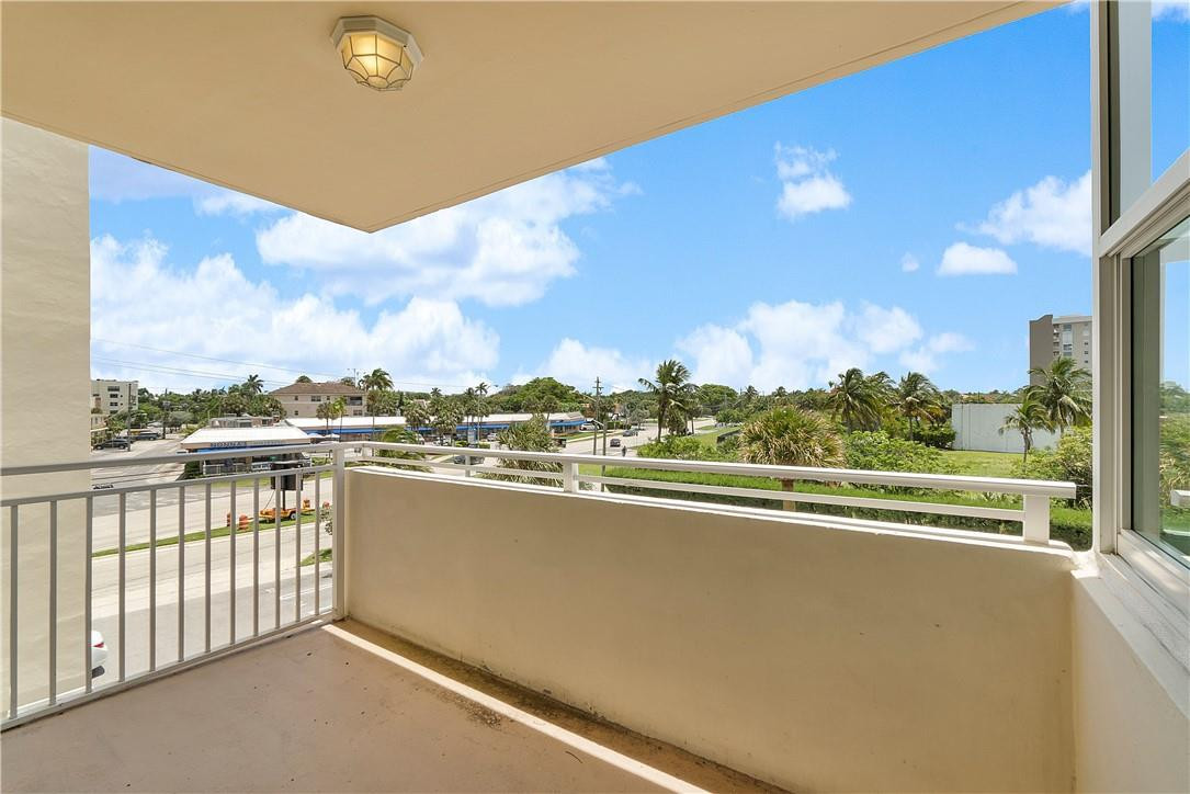 2639 North Riverside Drive, Unit 305 Pompano Beach, FL 33062 - Photo 6 of 20 Photo 6