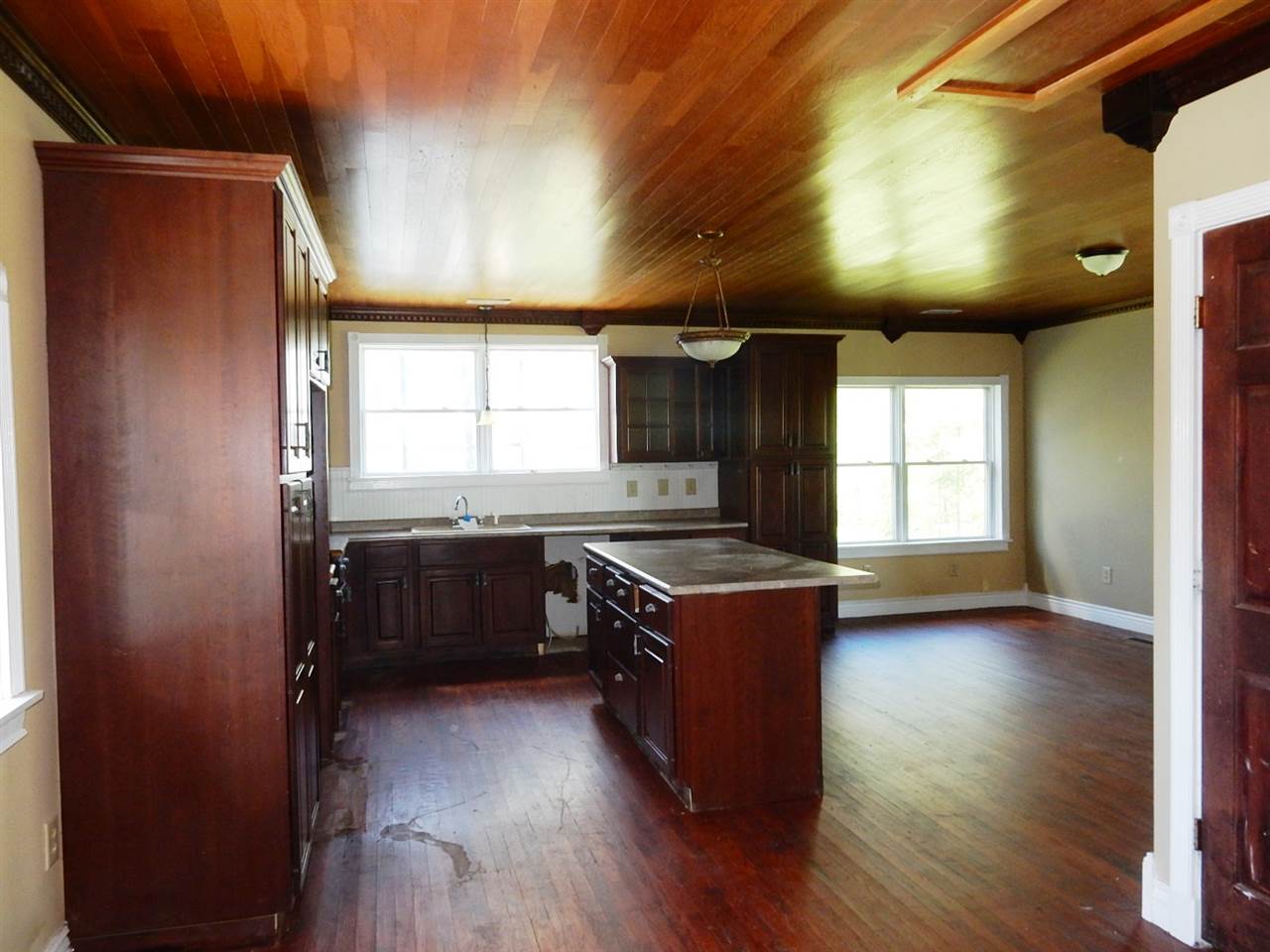 2798 South Robinson Road Bloomfield, IN 47424 - Photo 2 of 13