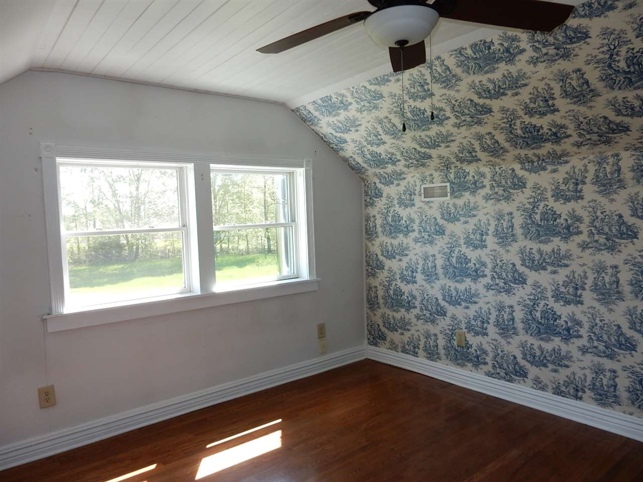 2798 South Robinson Road Bloomfield, IN 47424 - Photo 4 of 13