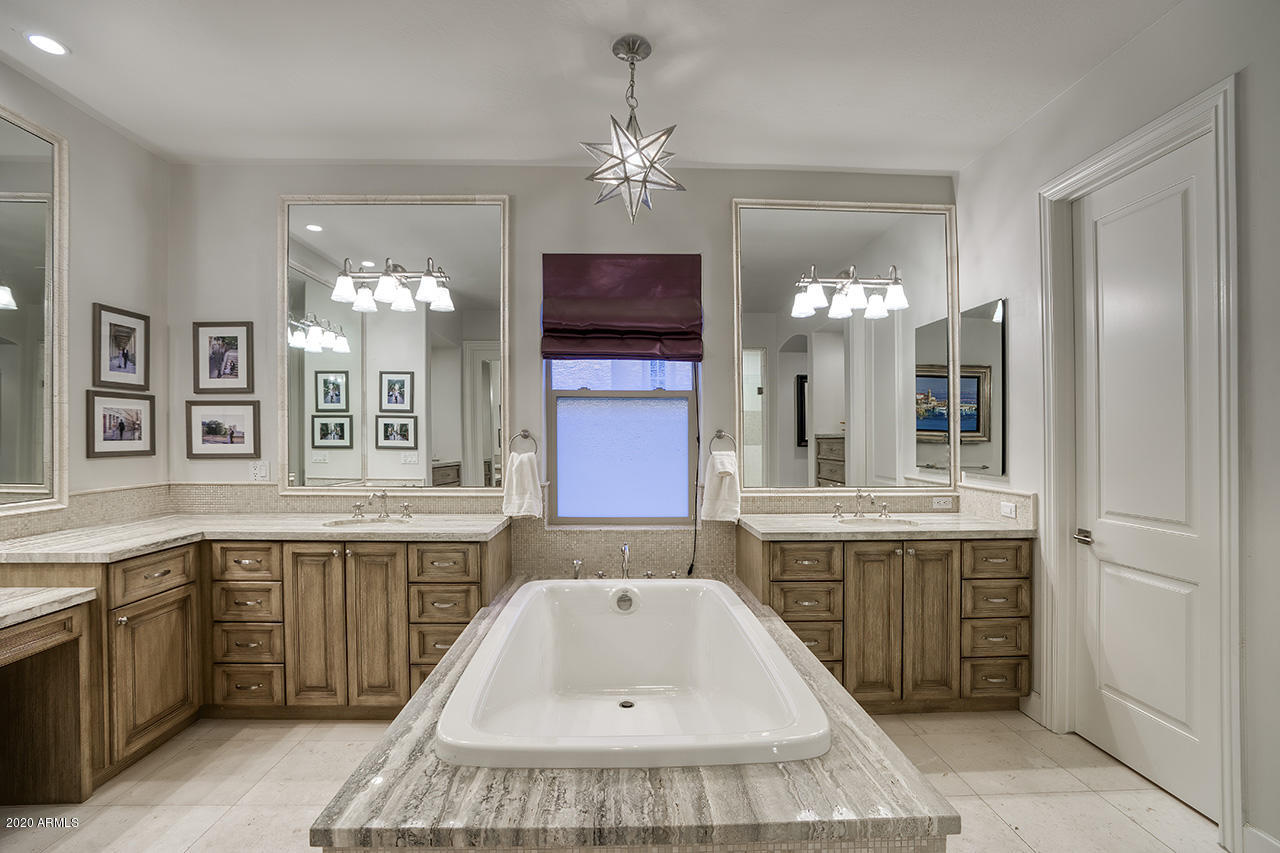 9741 East Mountain Spring Road Scottsdale, AZ 85255 - Photo 21 of 52 Owner Bath