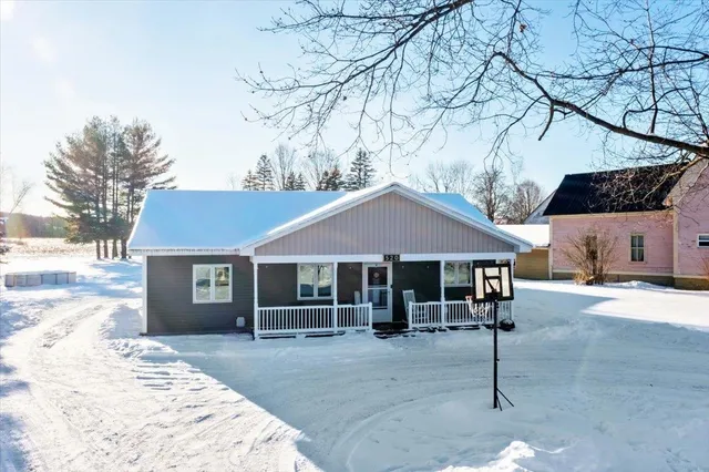 $339,000 | 520 Montgomery Road, Berkshire, VT 05447