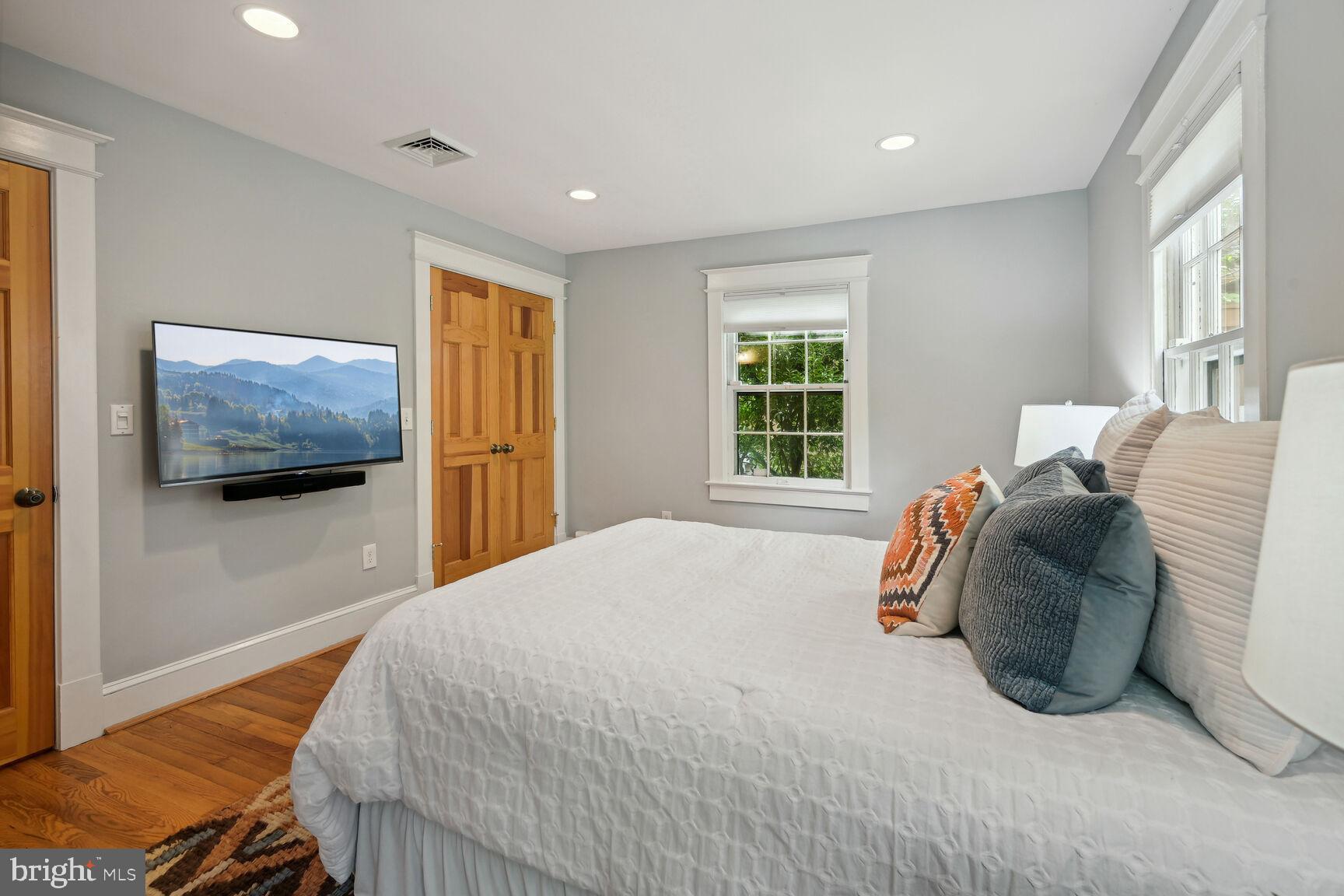 104 Elm Avenue Takoma Park, MD 20912 - Photo 19 of 43