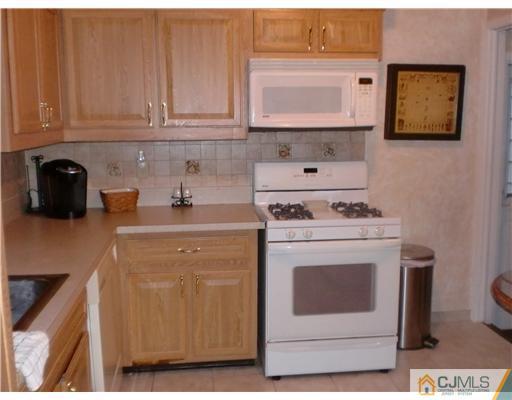 201 Valley View Road Hillside, NJ 07205 - Photo 8 of 25 Gallery Image 8