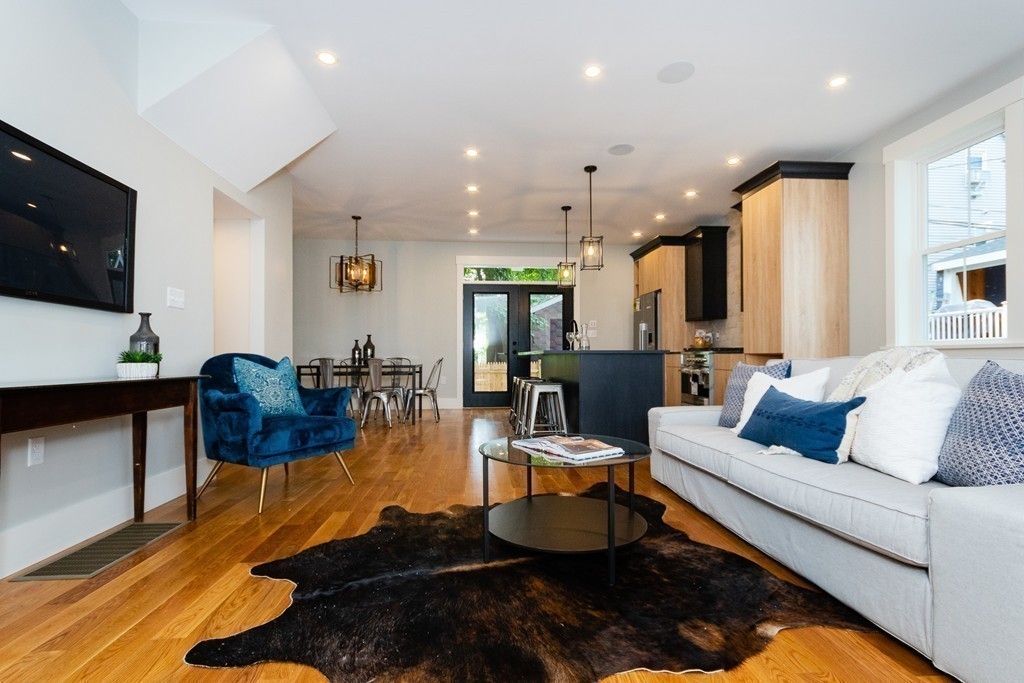53 R Bailey Street, Unit 1 Boston, MA 02124 - Photo 5 of 22 Gallery Image 5
