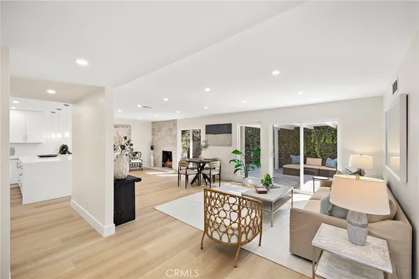 $1,490,000 | 359 Ravello Lane, Costa Mesa, CA 92627