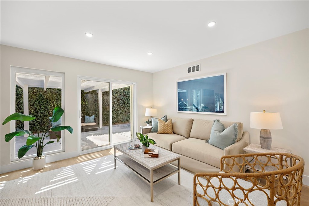 359 Ravello Lane Costa Mesa, CA 92627 - Photo 16 of 42