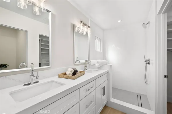 $1,490,000 | 359 Ravello Lane, Costa Mesa, CA 92627