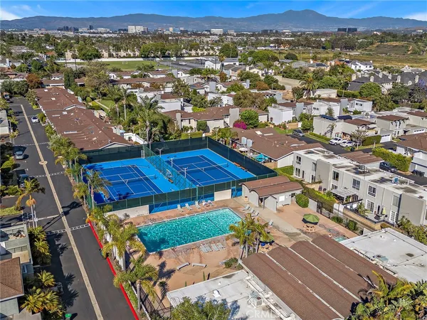 $1,490,000 | 359 Ravello Lane, Costa Mesa, CA 92627