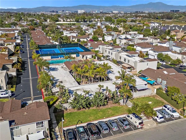 $1,490,000 | 359 Ravello Lane, Costa Mesa, CA 92627