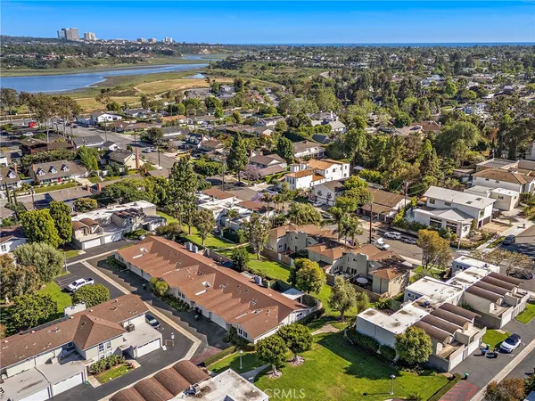 $1,490,000 | 359 Ravello Lane, Costa Mesa, CA 92627