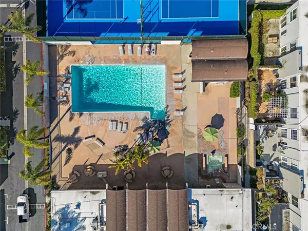 $1,490,000 | 359 Ravello Lane, Costa Mesa, CA 92627