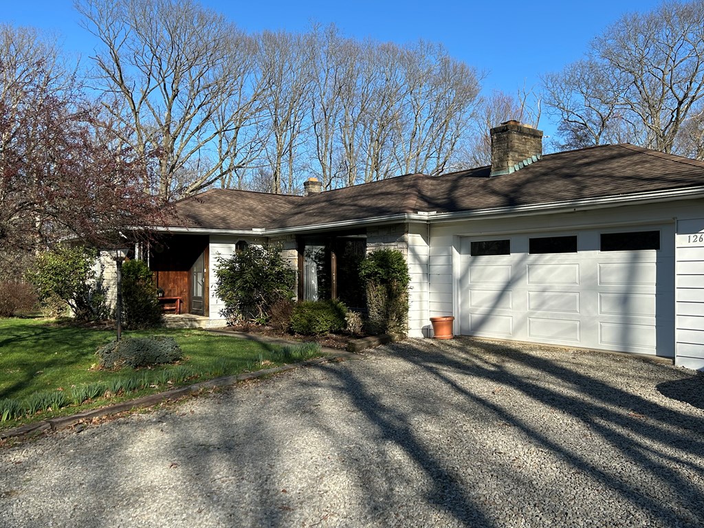 1268 Van Road Cranberry, PA 16319 - Photo 5 of 36 Gallery Image 5