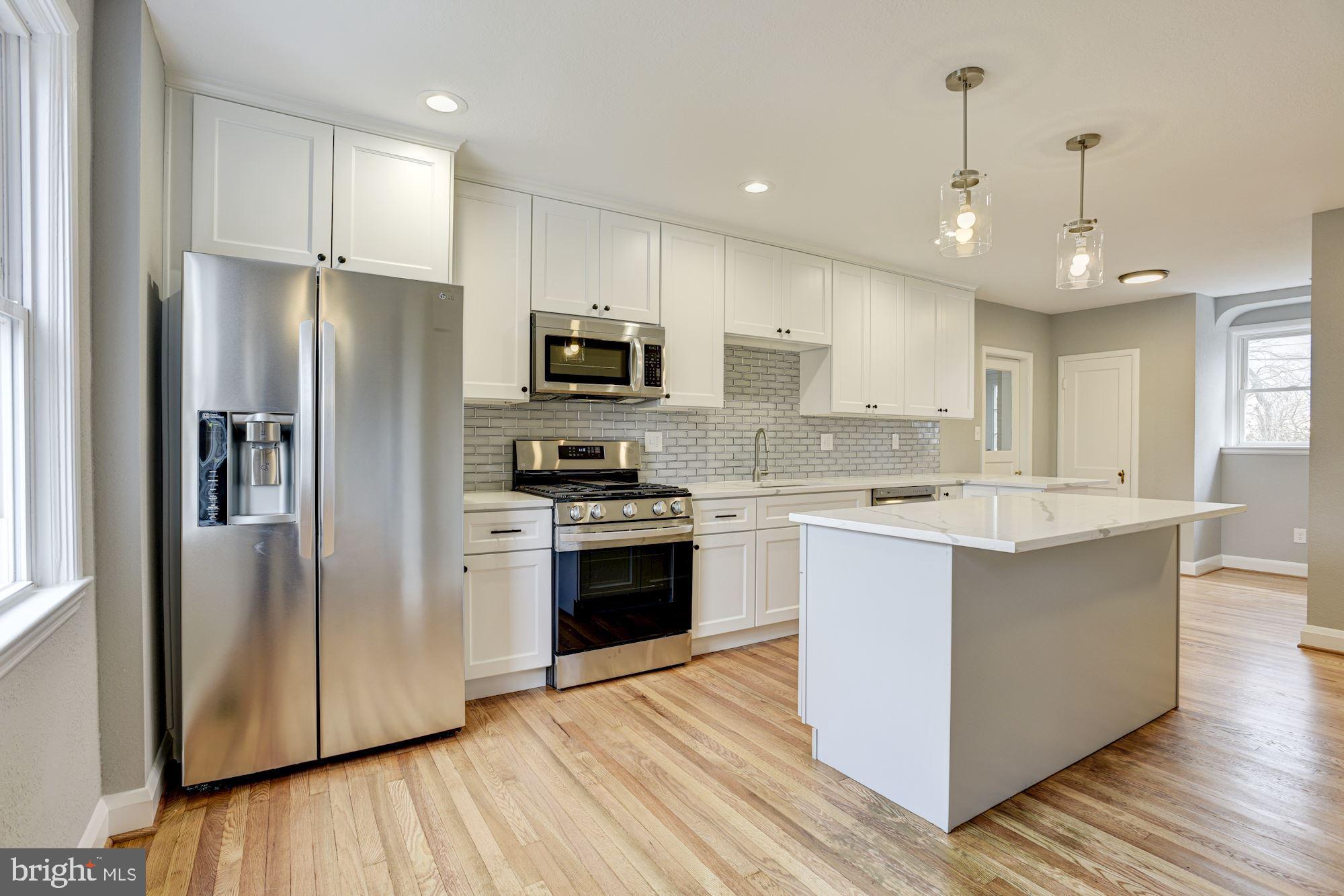 6305 Mt Ridge Road Catonsville, MD 21228 - Photo 3 of 31 Eat-In Kitchen with center island