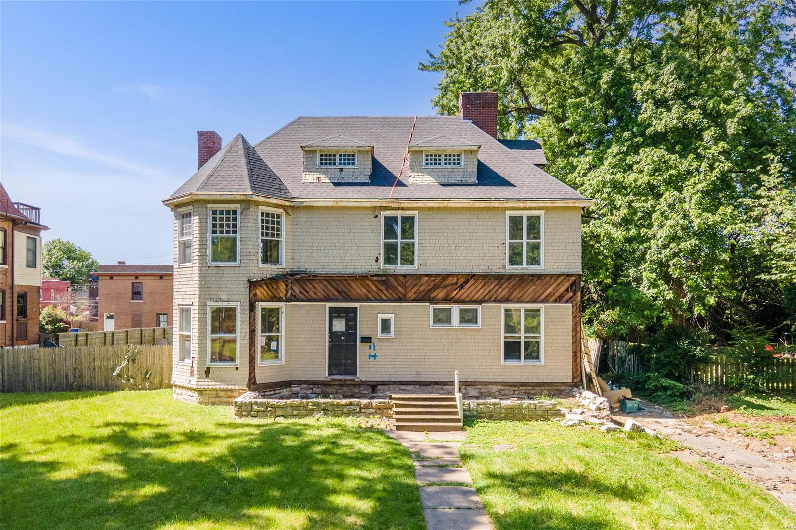 6014 West Cabanne Pl