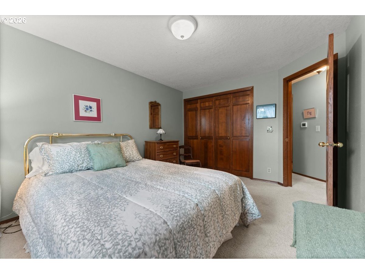 5725 Southwest Calusa Loop Tualatin, OR 97062 - Photo 26 of 43