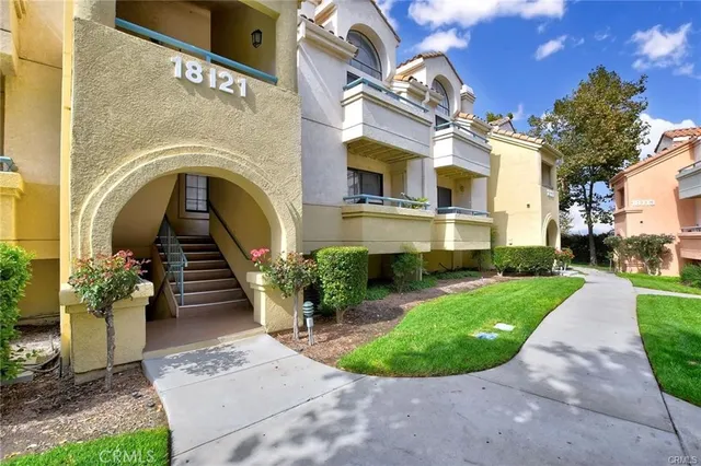 $399,000 | 18121 Erik Court, Unit 314, Canyon Country, CA 91387
