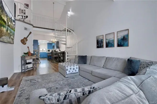 $440,000 | 18121 Erik Court, Unit 314, Canyon Country, CA 91387