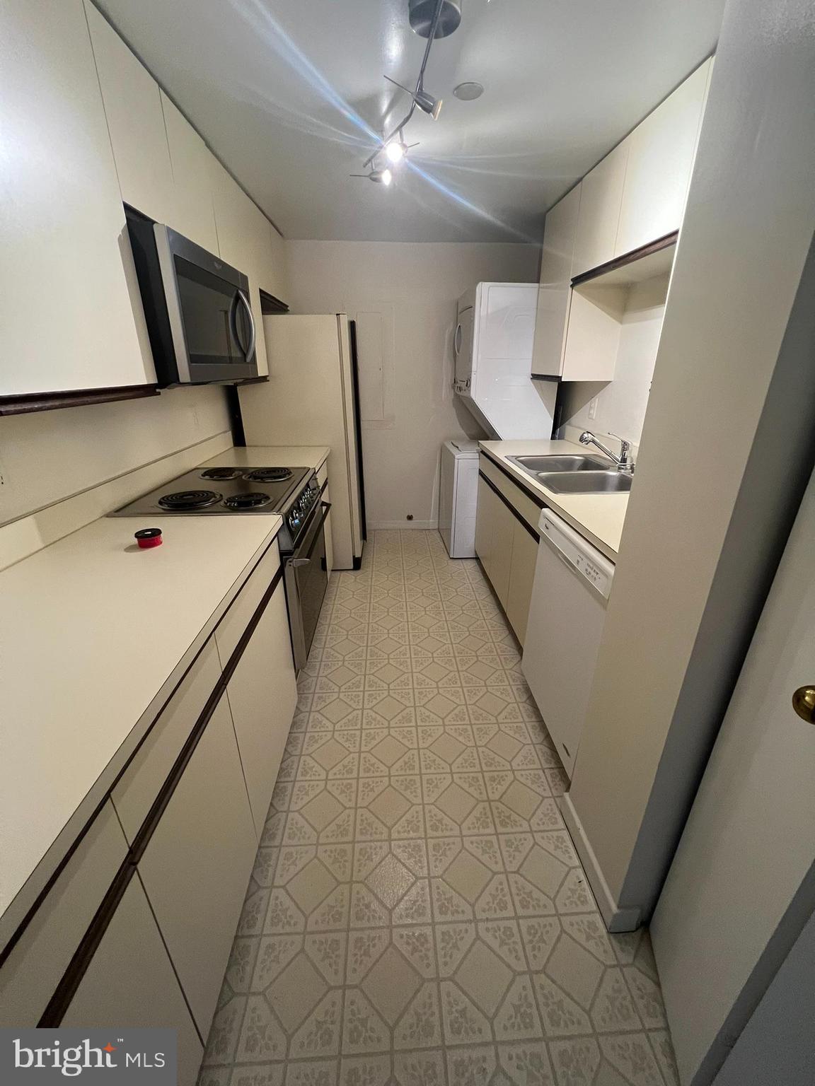 1530 Key Boulevard, Unit 510 Arlington, VA 22209 - Photo 8 of 25