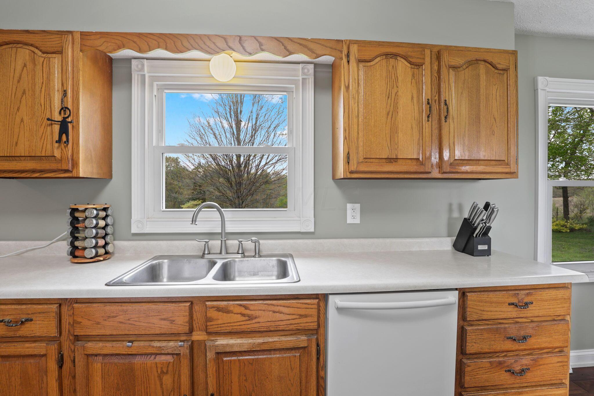 9451 Marietta Road Kingston, OH 45644 - Photo 22 of 74 22-web-or-mls-0N4A7134