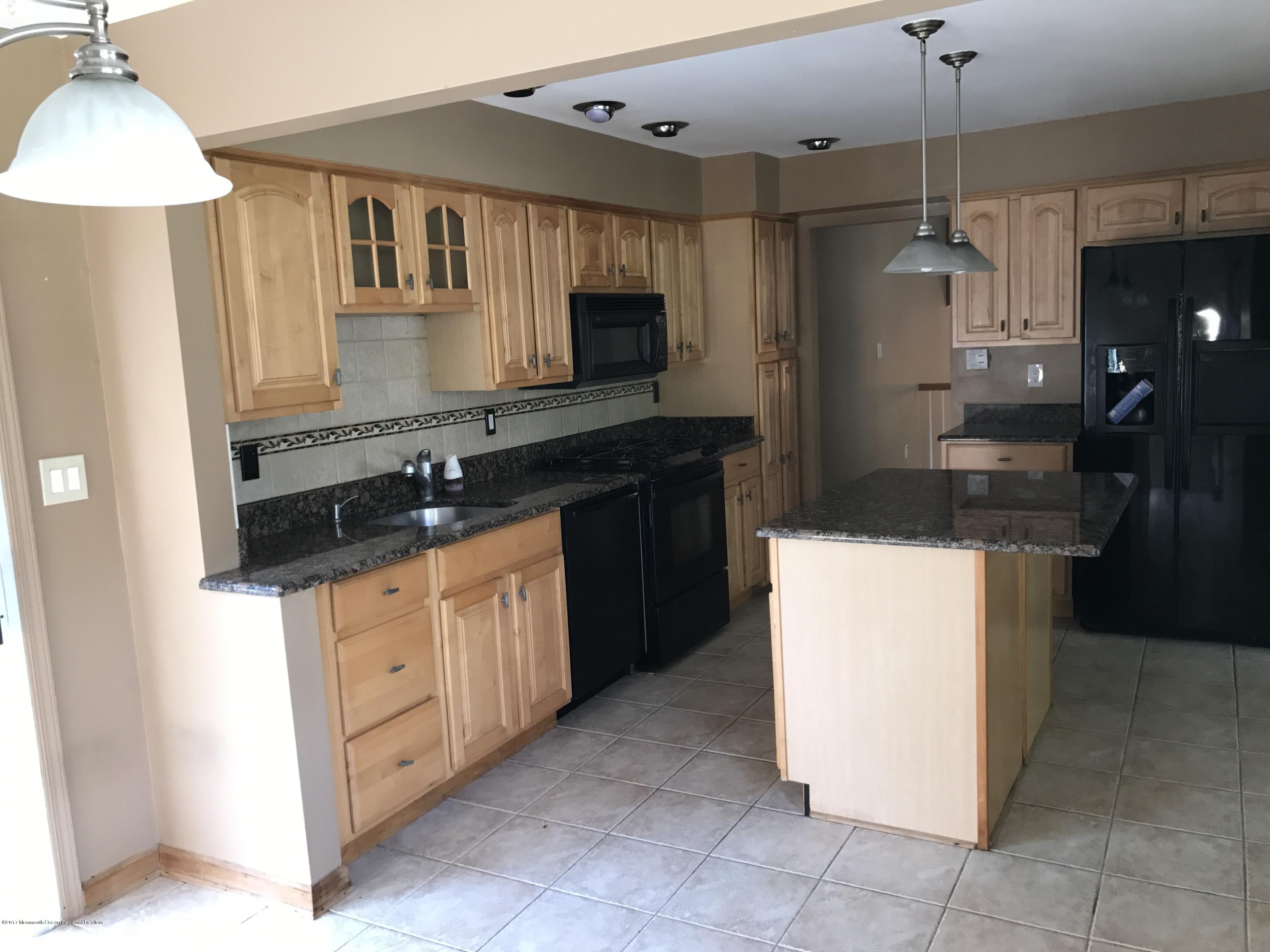 2 Becket Road Manalapan, NJ 07726 - Photo 13 of 19 IMG_3078