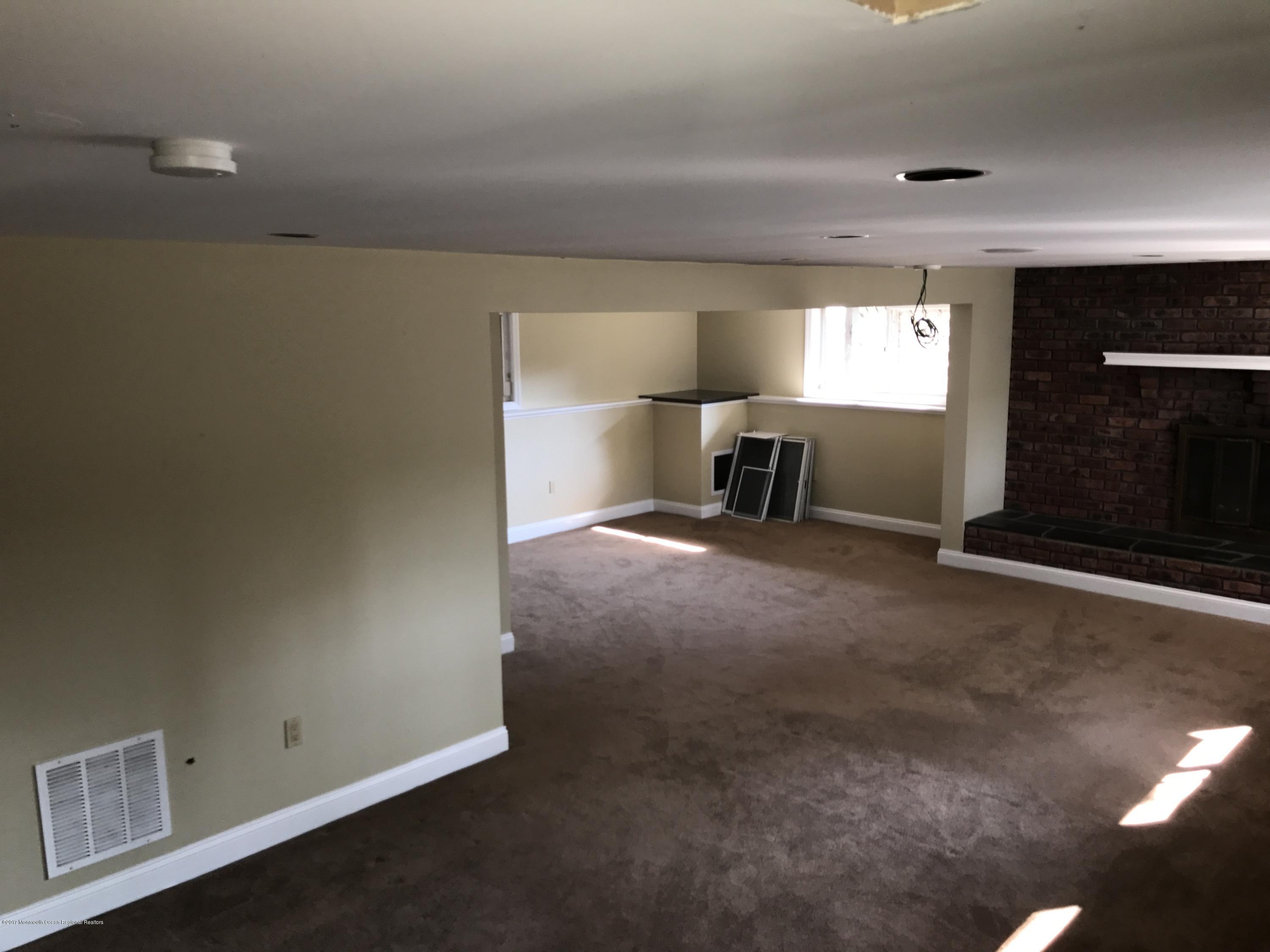 2 Becket Road Manalapan, NJ 07726 - Photo 3 of 19 IMG_3059