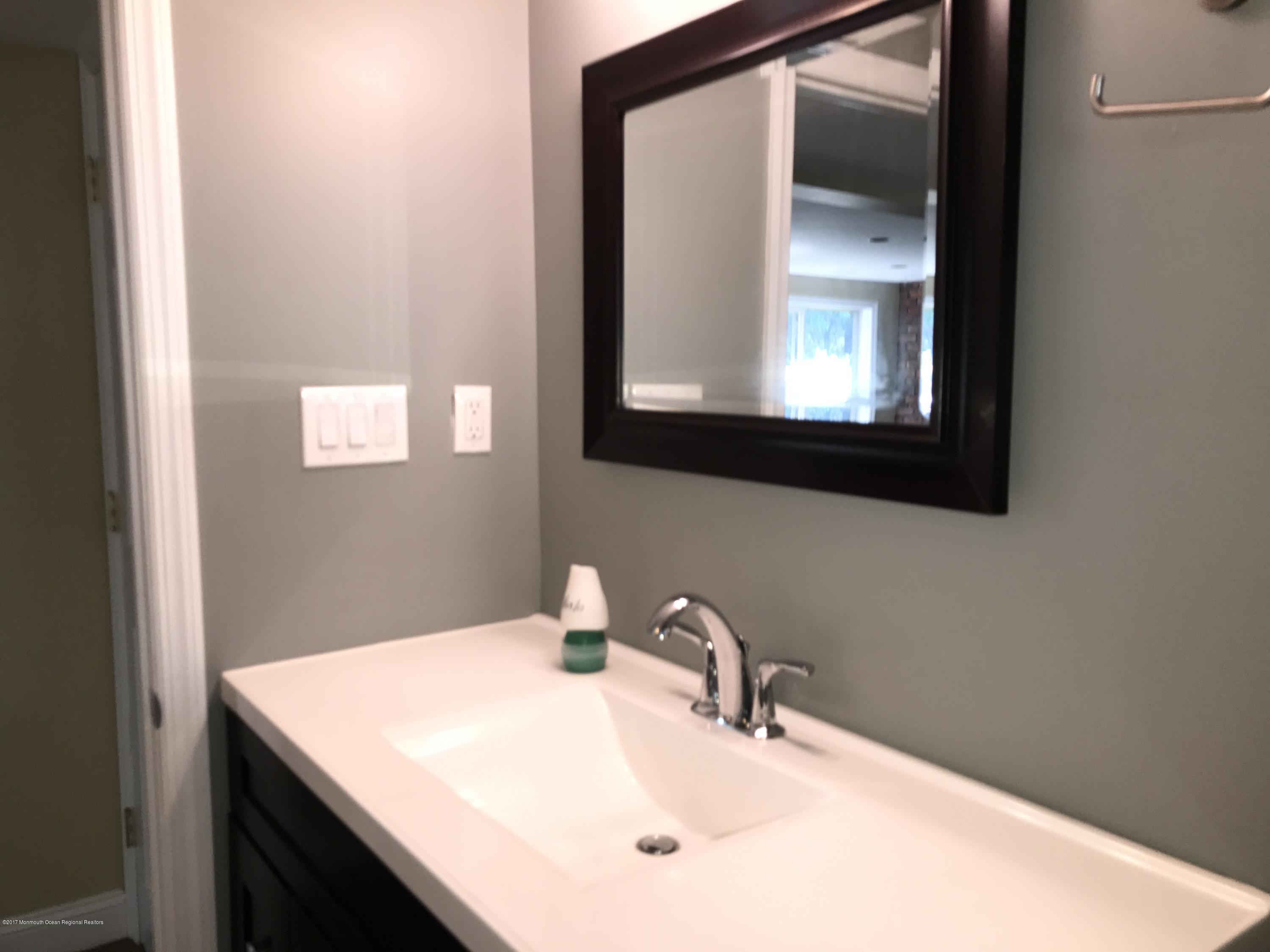 2 Becket Road Manalapan, NJ 07726 - Photo 6 of 19 IMG_3070