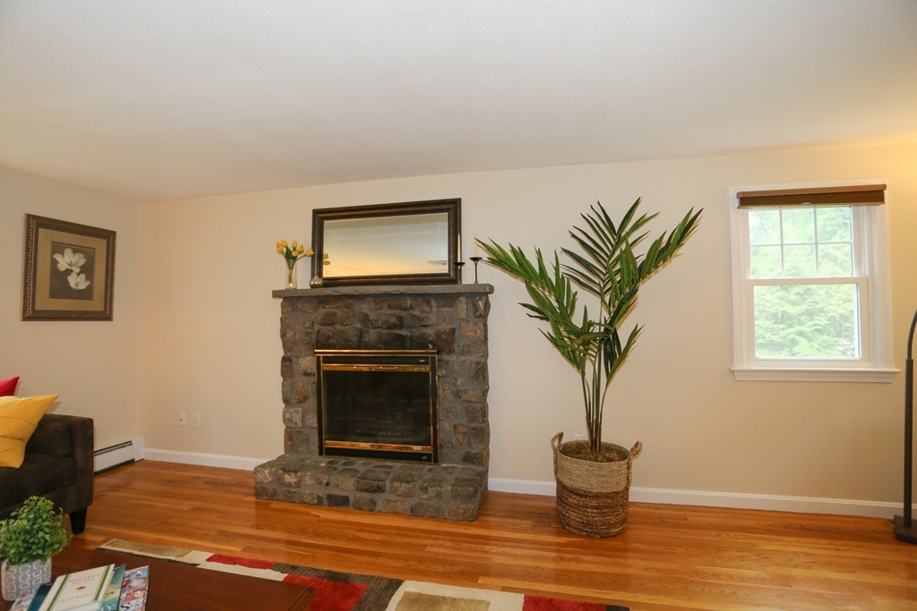 101 Stock Farm Road Sudbury, MA 01776 - Photo 4 of 30