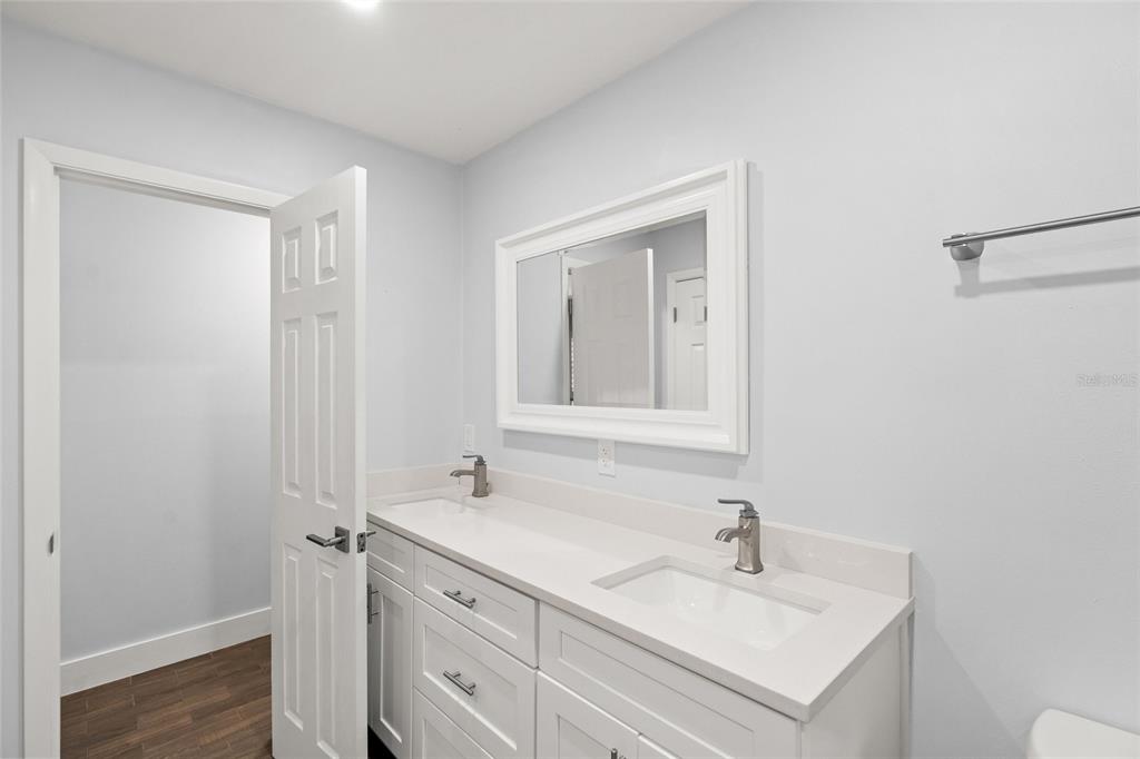 3405 South Lockwood Ridge Road Sarasota, FL 34239 - Photo 32 of 43
