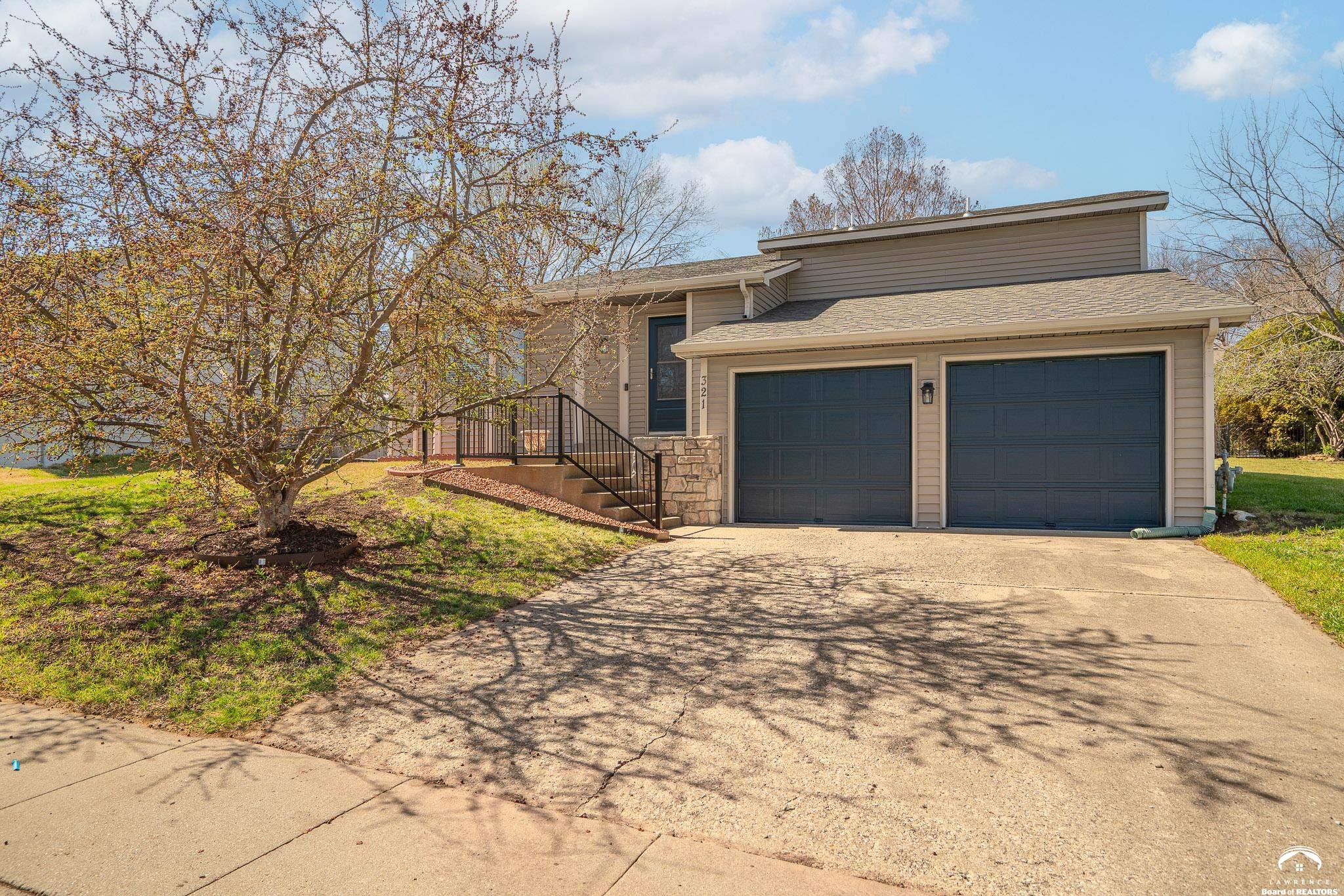 321 Cattleman Trail Lawrence, KS 66049 - Photo 1 of 35